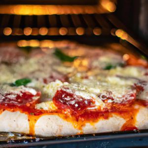 Jak długo piec pizzę?